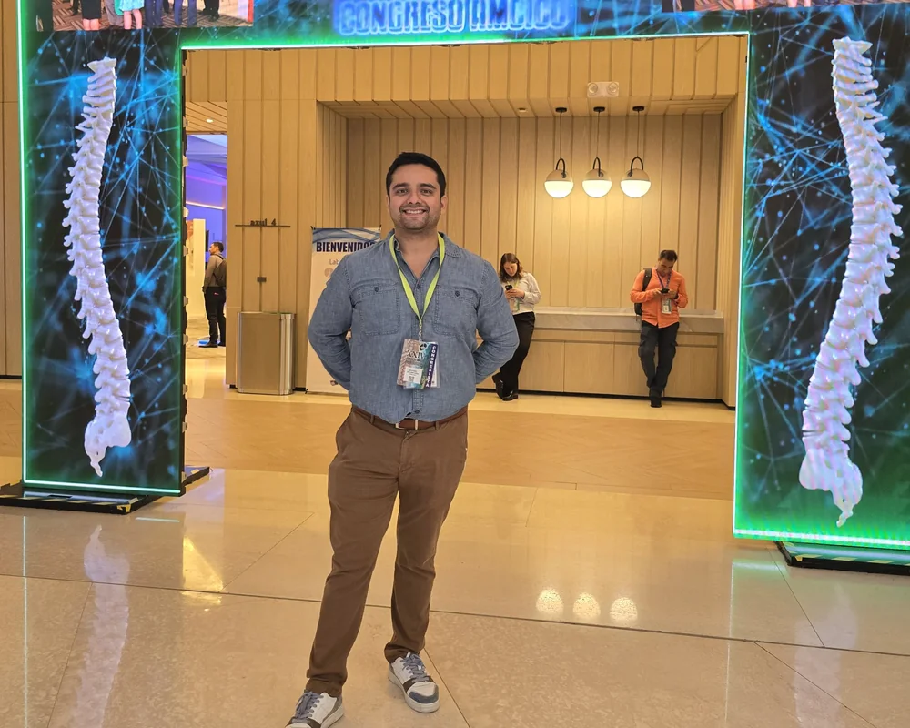 Dr. Andrés Alcántara Pérez en el XXIV Congreso AMCICO de cirugía de columna